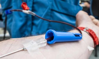 تغییر مقررات اهدای خون در بریتانیا برای مردانی که با مردان رابطه جنسی دارند
