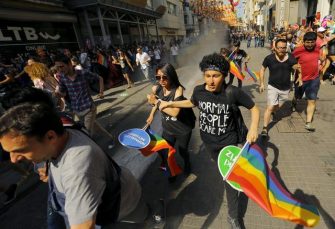 دستگیری فعالان رنگین‌کمانی در گردهمایی ماه افتخار در ترکیه